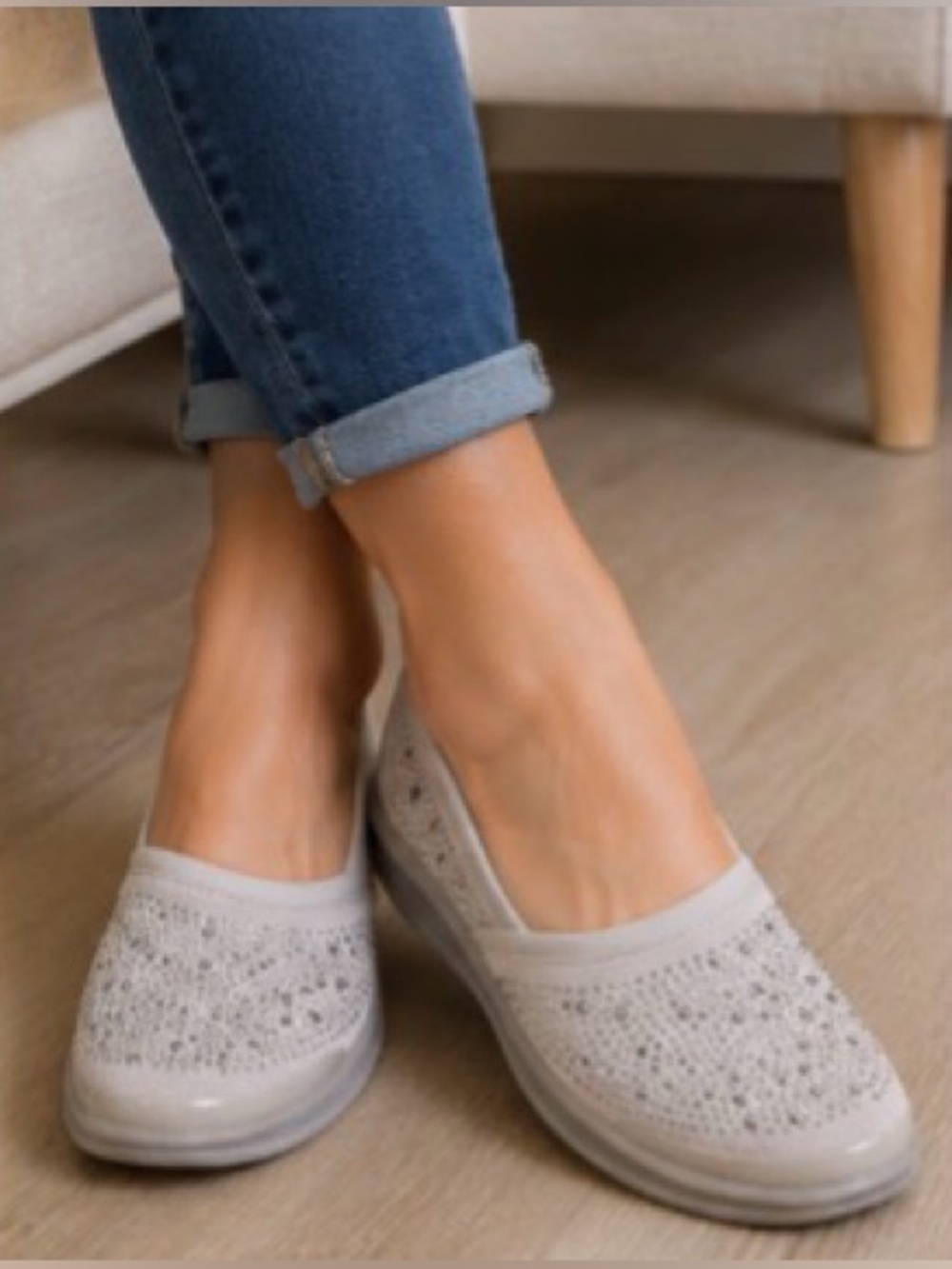 Bzees Sparkle Slip-On Shoes Gray Rhinestone Washable Comfort Flats Size 7.5M